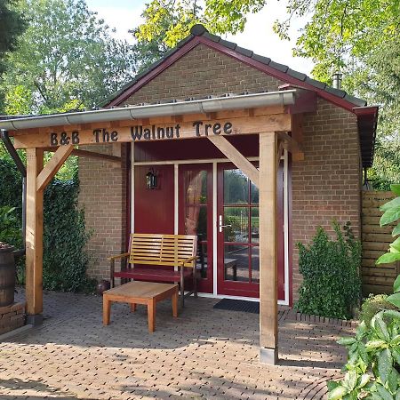 Bed and Breakfast The Walnut Tree Hellevoetsluis Exterior foto