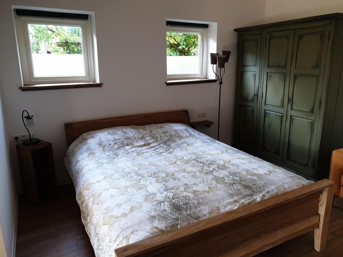 Bed and Breakfast The Walnut Tree Hellevoetsluis Exterior foto