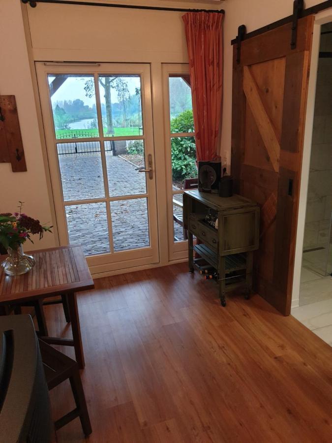 Bed and Breakfast The Walnut Tree Hellevoetsluis Exterior foto