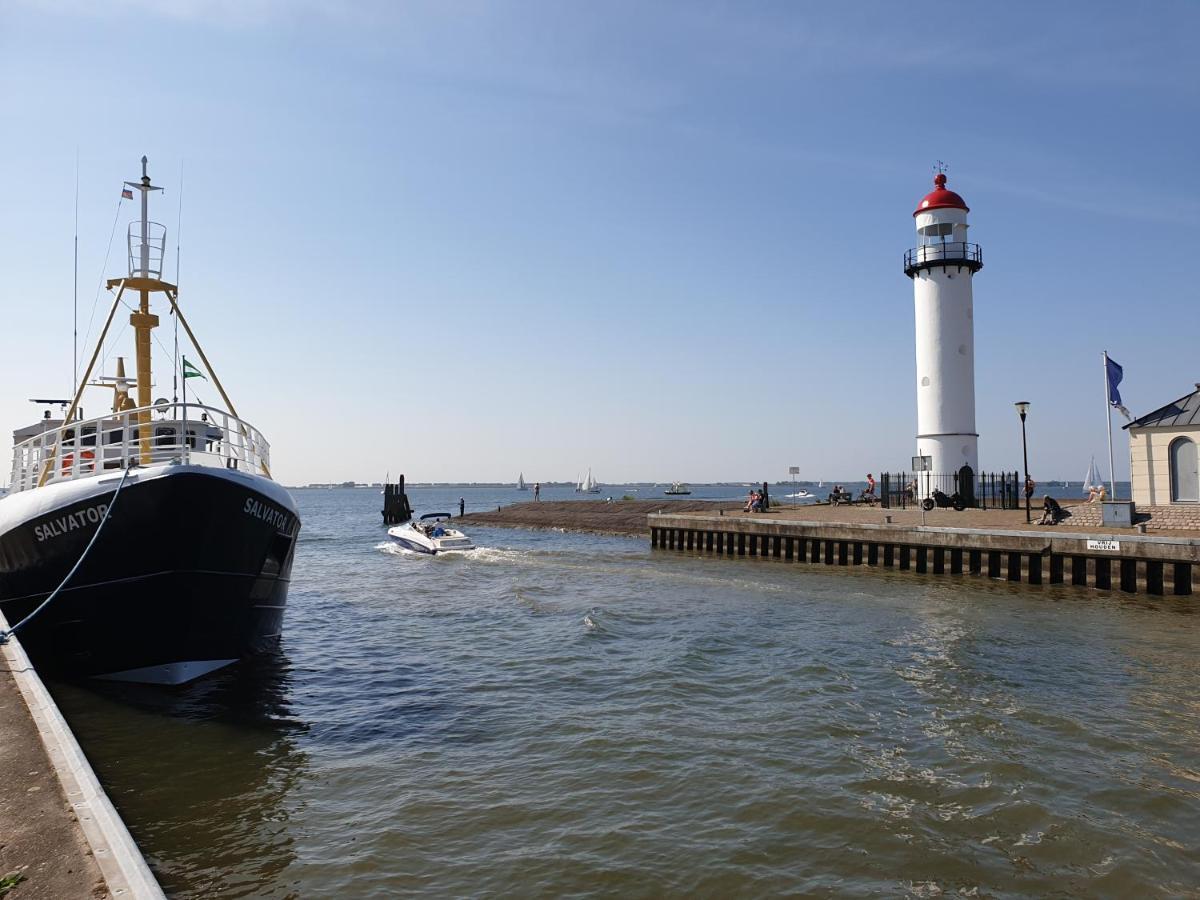 Bed and Breakfast The Walnut Tree Hellevoetsluis Exterior foto
