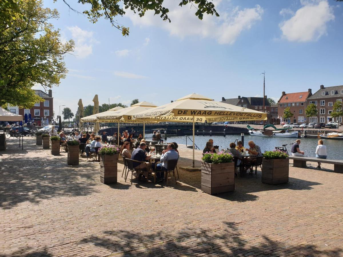 Bed and Breakfast The Walnut Tree Hellevoetsluis Exterior foto